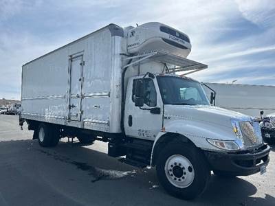 International MV607 26 ft Refrigerated Truck - 220HP, 6 Speed Automatic