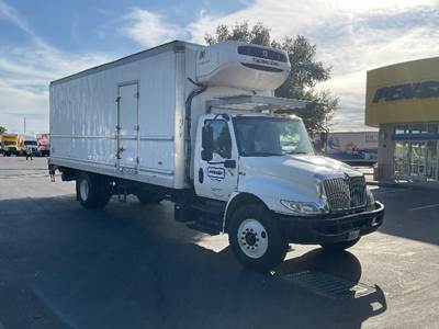 International MV607 26 ft Refrigerated Truck - 220HP, 6 Speed Automatic