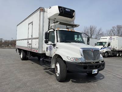 International MV607 26 ft Refrigerated Truck - 220HP, 7 Speed Automatic