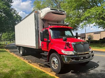 International MV607 24 ft Refrigerated Truck - 250HP, 7 Speed Automatic, Thermo King T880R-30