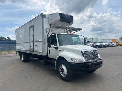 International MV607 26 ft Refrigerated Truck - 220HP, 7 Speed Automatic