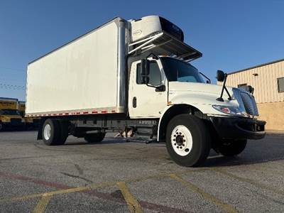 International MV607 22 ft Refrigerated Truck - 220HP, 6 Speed Automatic