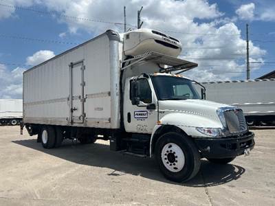 International MV607 26 ft Refrigerated Truck - 220HP, 7 Speed Automatic