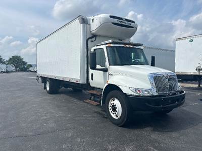 International MV607 Refrigerated Truck - 220HP, 6 Speed Automatic, Thermo King T880S-30