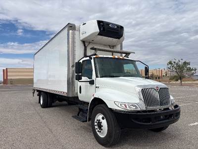 International MV607 26 ft Refrigerated Truck - 220HP, 7 Speed Automatic