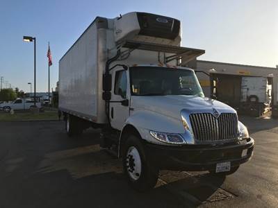 International MV607 Refrigerated Truck - 220HP, 7 Speed Automatic, Carrier SUPRA760