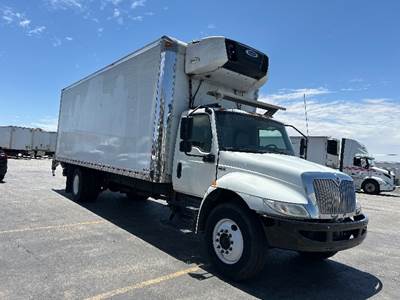 International MV607 26 ft Refrigerated Truck - 220HP, 7 Speed Automatic