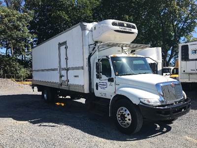 International MV607 26 ft Refrigerated Truck - 220HP, 6 Speed Automatic
