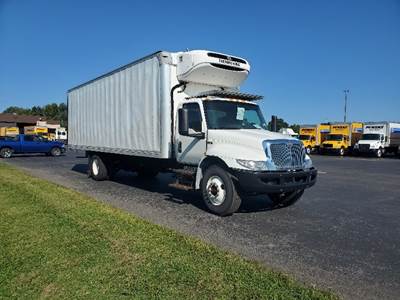 International MV607 28 ft Refrigerated Truck - 220HP, 7 Speed Automatic