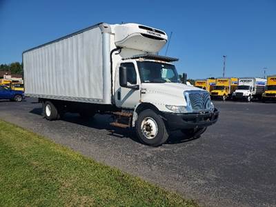 International MV607 28 ft Refrigerated Truck - 220HP, 7 Speed Automatic