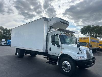 International MV607 26 ft Refrigerated Truck - 240HP, 6 Speed Automatic, Thermo King T680R-30
