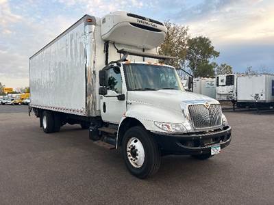 International MV607 Refrigerated Truck - 220HP, 7 Speed Automatic, Thermo King T880R-50