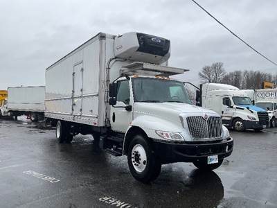 International MV607 26 ft Refrigerated Truck - 220HP, 7 Speed Automatic
