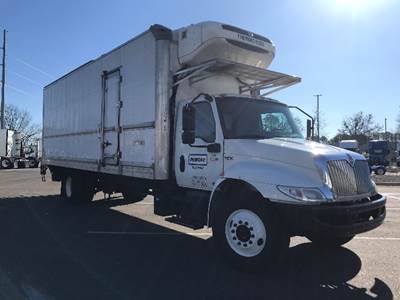 International MV607 26 ft Refrigerated Truck - 220HP, 6 Speed Automatic, Thermo King T880R-50