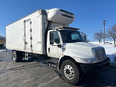 International MV607 Refrigerated Truck - 240HP, 6 Speed Automatic, Thermo King T880R-30