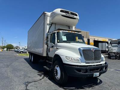 International MV607 Refrigerated Truck - 300HP, 6 Speed Automatic, Thermo King T1080R50