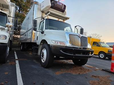 International MV607 26 ft Refrigerated Truck - 220HP, 7 Speed Automatic