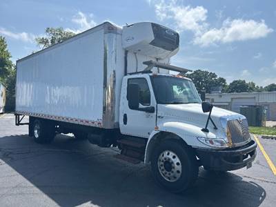 International MV607 Refrigerated Truck - 250HP, 6 Speed Automatic, Carrier SUPRA860