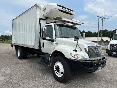 International MV607 Refrigerated Truck - 240HP, 6 Speed Automatic, Thermo King T690