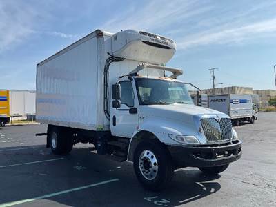 International MV607 Refrigerated Truck - 220HP, 6 Speed Automatic, Thermo King T680R-30