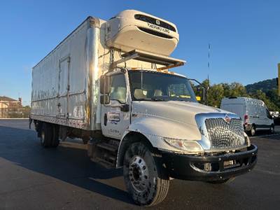 International MV607 Refrigerated Truck - 220HP, 6 Speed Automatic, Thermo King T1090