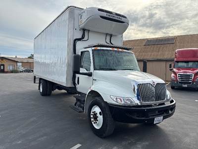 International MV607 Refrigerated Truck - 250HP, 6 Speed Manual, Thermo King T690