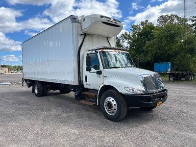 International MV607 Refrigerated Truck - 220HP, 7 Speed Automatic, Thermo King T880R-50
