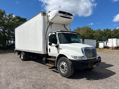 International MV607 Refrigerated Truck - 220HP, 7 Speed Automatic, Thermo King T880R-50