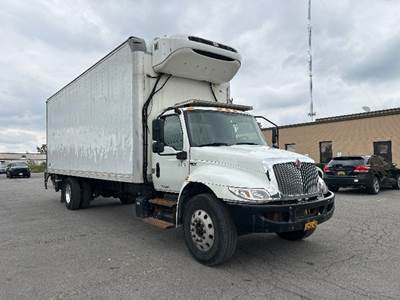 International MV607 Refrigerated Truck - 220HP, 7 Speed Automatic, Thermo King T880R-50