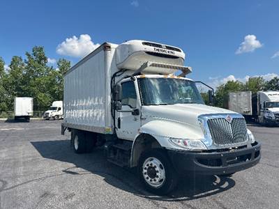 International MV607LP Refrigerated Truck - 220HP, 6 Speed Automatic, Thermo King T590