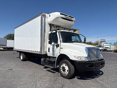 International MV607LP 22 ft Refrigerated Truck - 220HP, 6 Speed Automatic