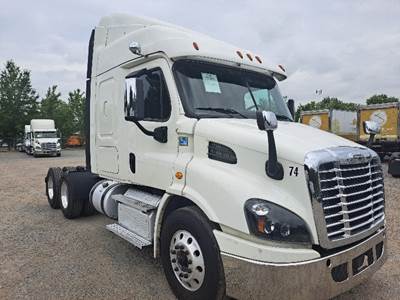 Freightliner Cascadia 113 Sleeper Semi Truck - 48" Integral Sleeper, 410HP, 12 Speed Automatic