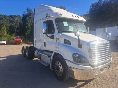 Freightliner Cascadia 113 Sleeper Semi Truck - 48" Integral Sleeper, 410HP, 12 Speed Automatic