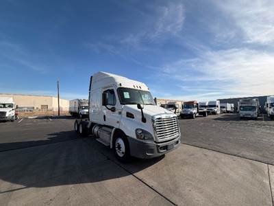 Freightliner Cascadia 113 Sleeper Semi Truck - 60" Integral Sleeper, 450HP, 12 Speed Automatic