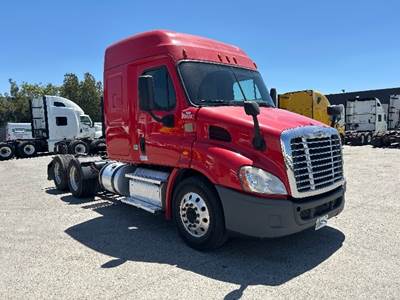 Freightliner Cascadia 113 Sleeper Semi Truck - 48" Integral Sleeper, 450HP, 10 Speed Automatic