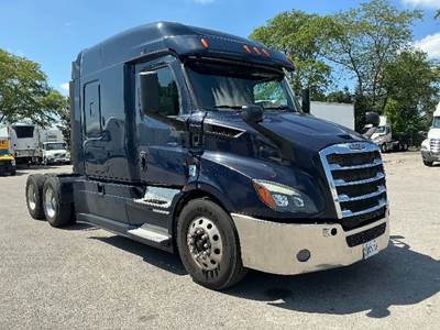 Freightliner Cascadia 116 Sleeper Semi Truck - 72" Integral Sleeper, 410HP, 12 Speed Automatic