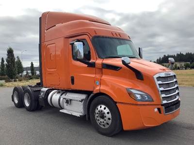 Freightliner Cascadia 116 Sleeper Semi Truck - 60" Integral Sleeper, 450HP, 12 Speed Automatic