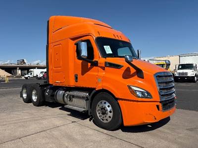 Freightliner Cascadia 116 Sleeper Semi Truck - 60" Integral Sleeper, 450HP, 12 Speed Automatic