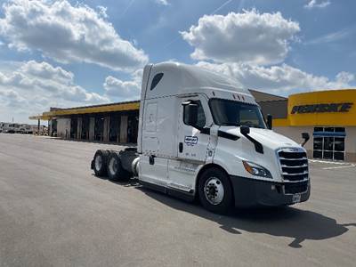 Freightliner Cascadia 116 Sleeper Semi Truck - 72" Integral Sleeper, 410HP, 12 Speed Automatic