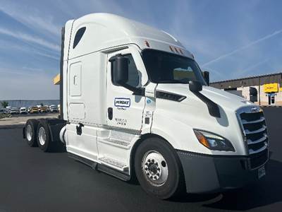Freightliner Cascadia 116 Sleeper Semi Truck - 72" Integral Sleeper, 410HP, 12 Speed Automatic