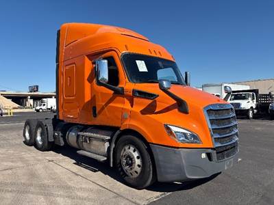 Freightliner Cascadia 116 Sleeper Semi Truck - 60" Integral Sleeper, 450HP, 12 Speed Automatic