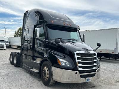 Freightliner Cascadia 116 Sleeper Semi Truck - 72" Integral Sleeper, 450HP, 12 Speed Automatic