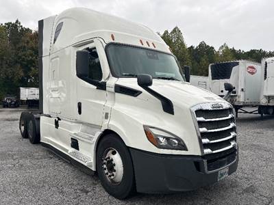 Freightliner Cascadia 116 Sleeper Semi Truck - 72" Integral Sleeper, 450HP, 12 Speed Automatic