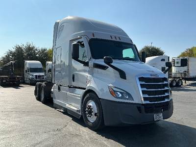 Freightliner Cascadia 116 Sleeper Semi Truck - 72" Integral Sleeper, 410HP, 12 Speed Automatic