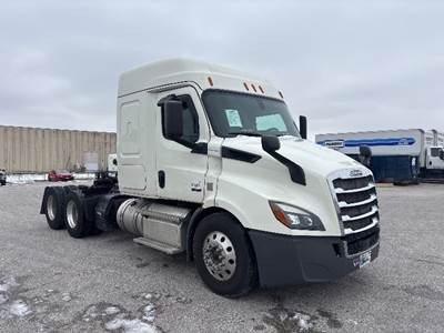 Freightliner Cascadia 116 Single Axle Sleeper Semi Truck - 48" Integral Sleeper, 450HP, 12 Speed Automatic