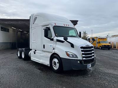 Freightliner Cascadia 116 Sleeper Semi Truck - 72" Integral Sleeper, 410HP, 12 Speed Automatic