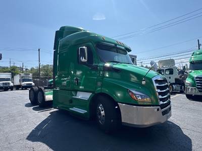 Freightliner Cascadia 116 Sleeper Semi Truck - 48" Integral Sleeper, 450HP, 12 Speed Automatic