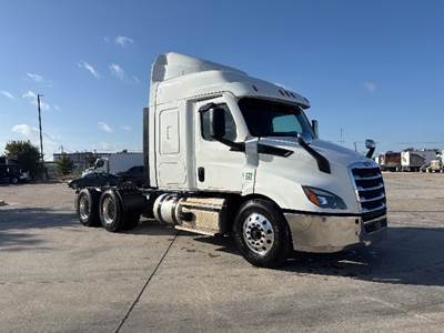 Freightliner Cascadia 116 Sleeper Semi Truck - 48" Integral Sleeper, 470HP, 12 Speed Automatic