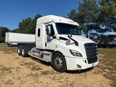 Freightliner Cascadia 116 Sleeper Semi Truck - 48" Integral Sleeper, 450HP, 12 Speed Automatic