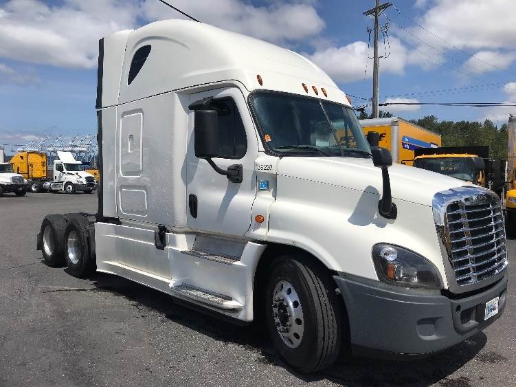 16 Freightliner Cascadia 125 Sleeper Semi Truck 72 Integral Sleeper 455hp 12 Speed Automatic For Sale 764 584 Miles East Chicago In 1392 Mylittlesalesman Com 16 Freightliner Cascadia 125 Sleeper Semi Truck 72 Integral Sleeper 455hp 12 Speed Automatic For Sale 764 584 Miles East Chicago In 1392 Mylittlesalesman Com